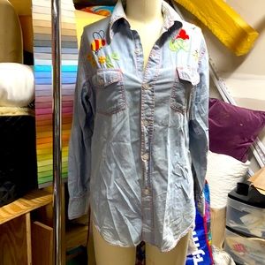 Vintage 70’s light denim embroidered shirt small